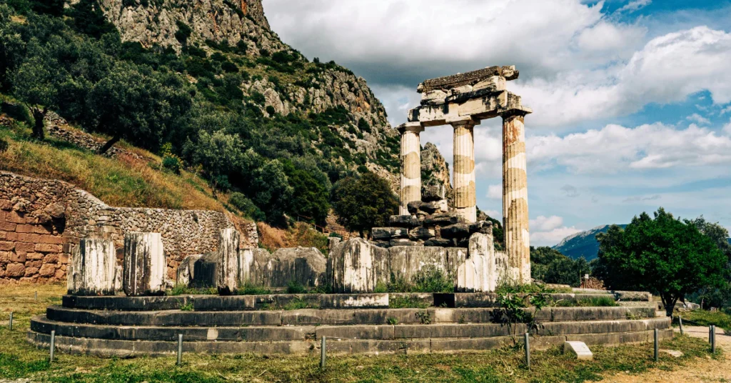 Best Time to Visit Greece
